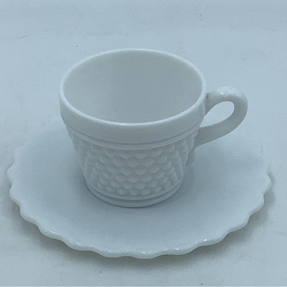 Four White Hobnail Cups and Saucers - Picture 6 of 11